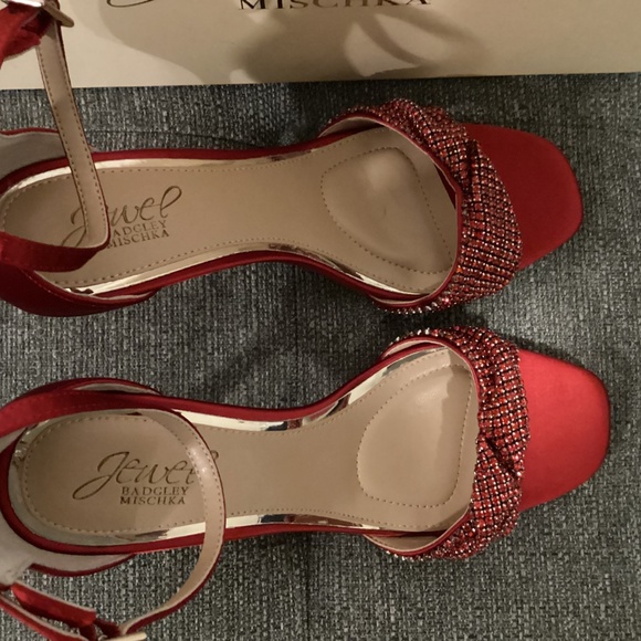 Jewel Badgley Mischka Yesia Crystal Sandal (Women) 8M - Picture 9 of 13